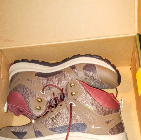 Size 8 Ladies Keen Waterproof hikers - Picture 5 of 8
